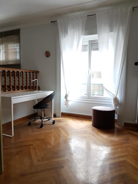 דירות Errathens Pine Red And Taupe - Athens Center מראה חיצוני תמונה