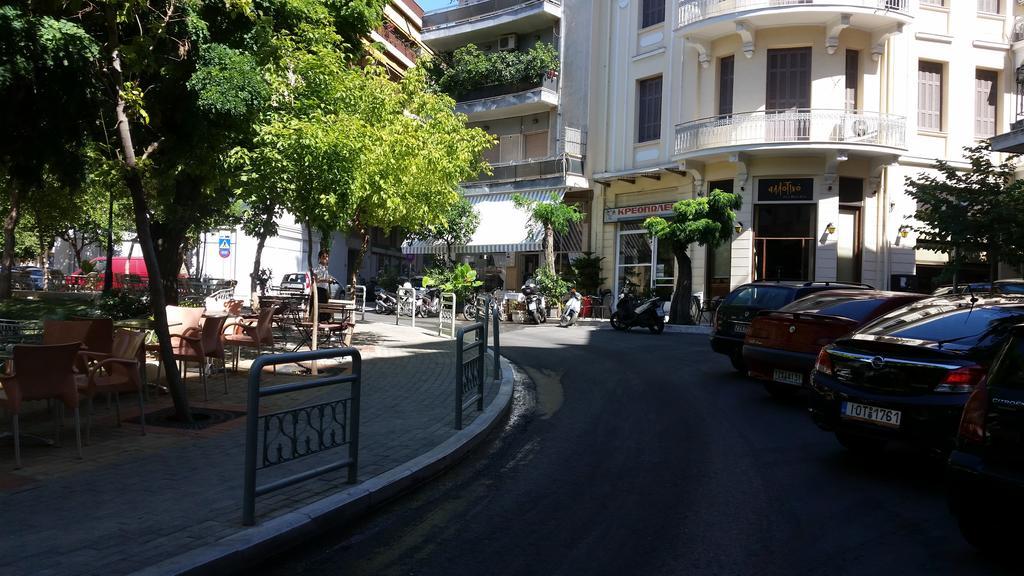 דירות Errathens Pine Red And Taupe - Athens Center מראה חיצוני תמונה
