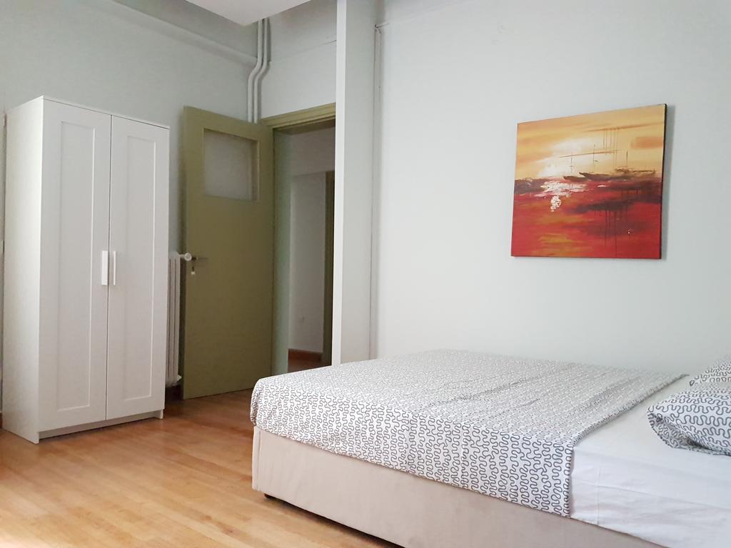 דירות Errathens Pine Red And Taupe - Athens Center מראה חיצוני תמונה