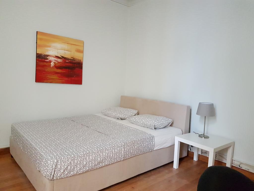 דירות Errathens Pine Red And Taupe - Athens Center מראה חיצוני תמונה