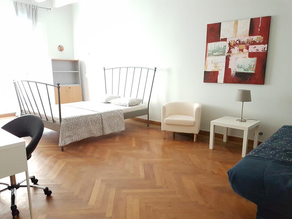 דירות Errathens Pine Red And Taupe - Athens Center מראה חיצוני תמונה