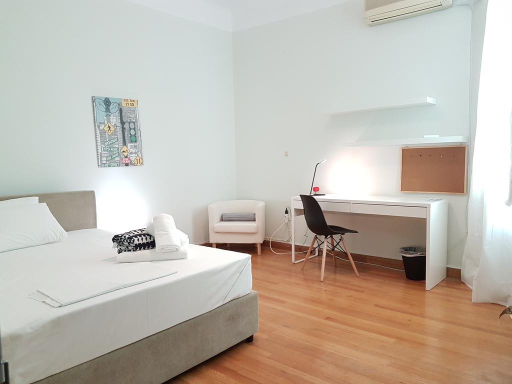 דירות Errathens Pine Red And Taupe - Athens Center מראה חיצוני תמונה