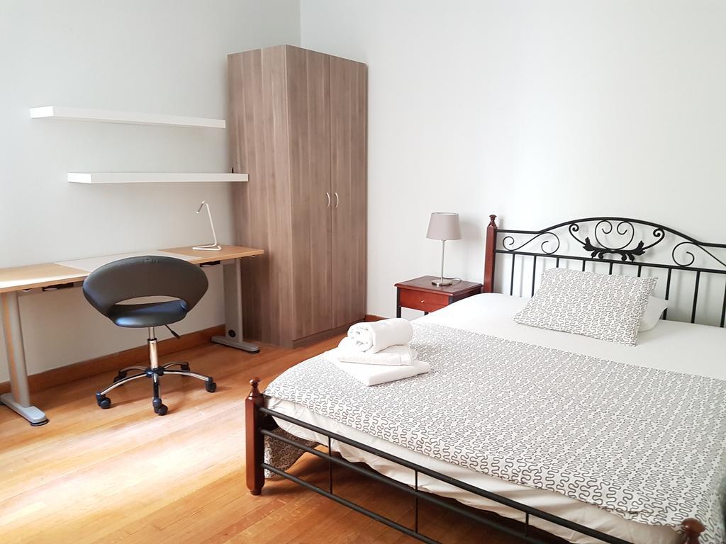 דירות Errathens Pine Red And Taupe - Athens Center מראה חיצוני תמונה