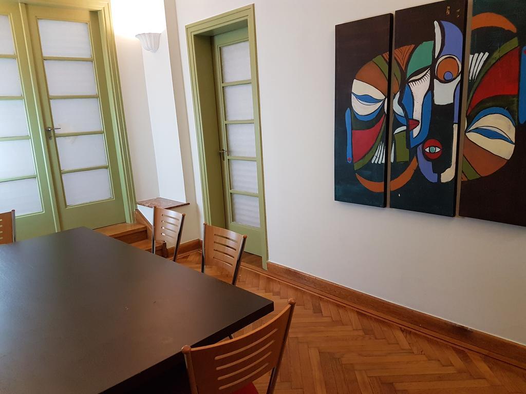 דירות Errathens Pine Red And Taupe - Athens Center מראה חיצוני תמונה