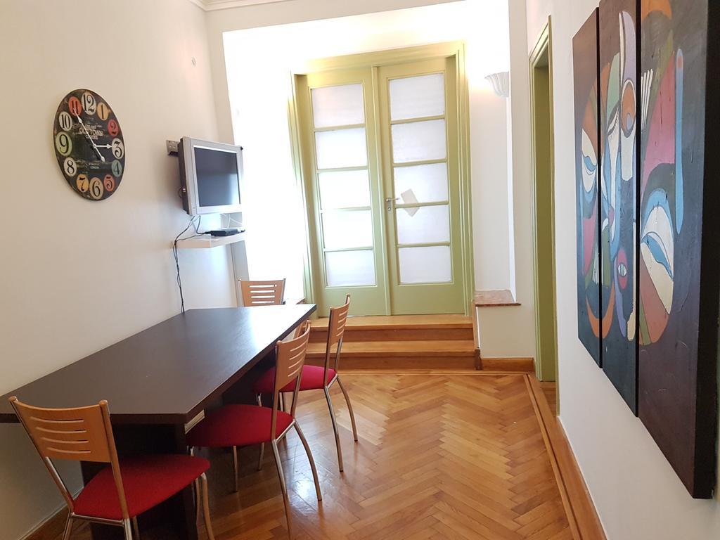 דירות Errathens Pine Red And Taupe - Athens Center מראה חיצוני תמונה
