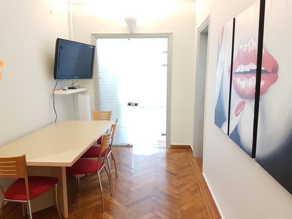דירות Errathens Pine Red And Taupe - Athens Center מראה חיצוני תמונה