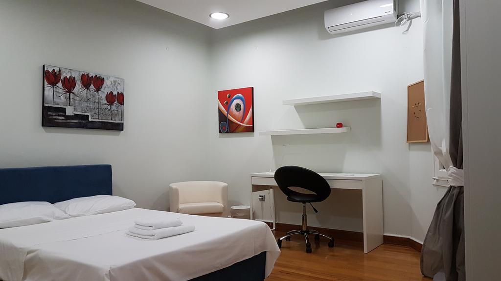 דירות Errathens Pine Red And Taupe - Athens Center מראה חיצוני תמונה